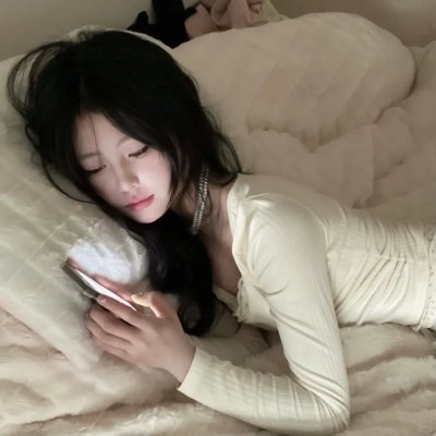 西班牙女佣封面